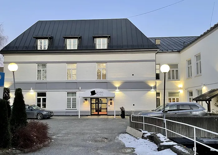 Henriks Hotel 3*